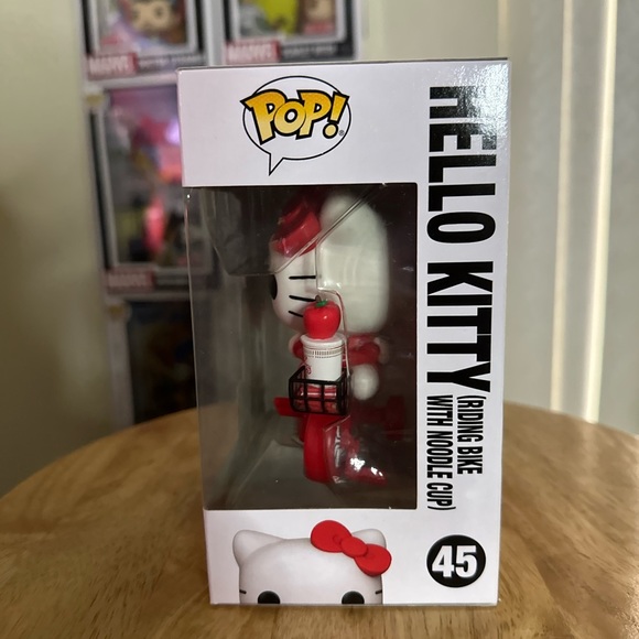 Hello kitty on bike - Picture 2 of 6